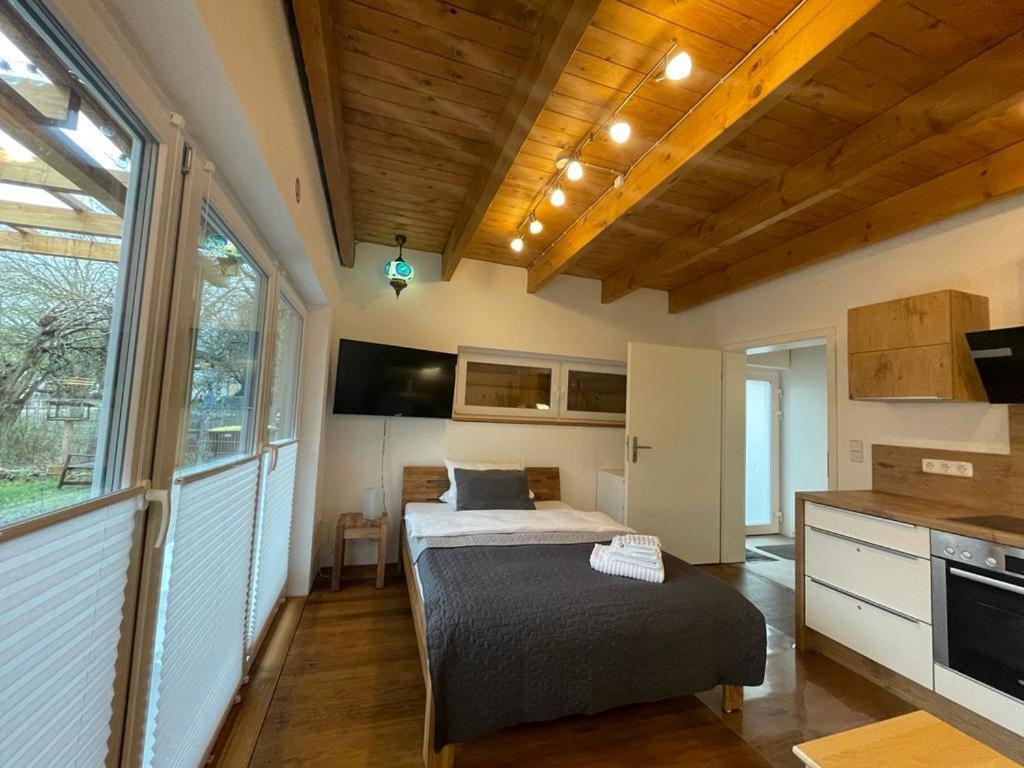 Ferienwohnung Im Stadtzentrum Von Bernau - Komfortable Wohnung Mit 2 Zimmern, Bad, Spuelmaschine, Waschmaschine, Komplette Kueche, Wlan, Terrasse, Ruhige Lage Bernau bei Berlin Luaran gambar