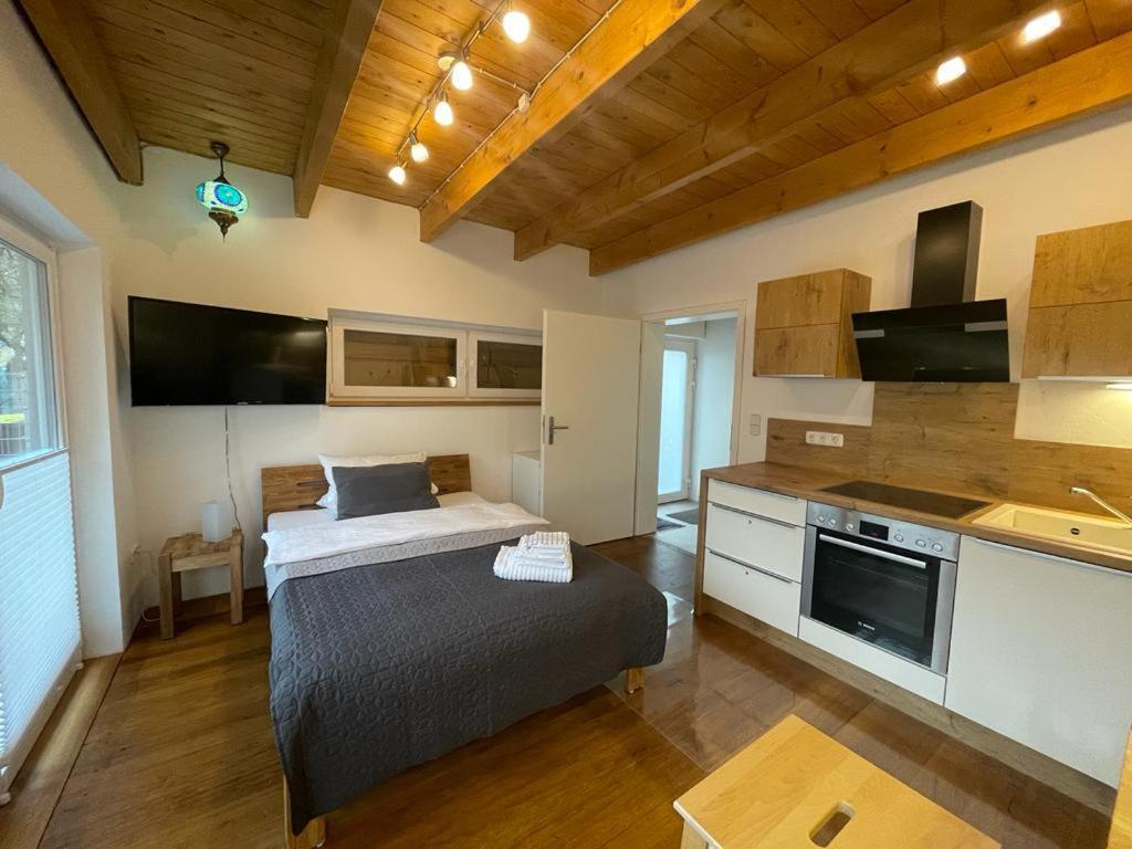 Ferienwohnung Im Stadtzentrum Von Bernau - Komfortable Wohnung Mit 2 Zimmern, Bad, Spuelmaschine, Waschmaschine, Komplette Kueche, Wlan, Terrasse, Ruhige Lage Bernau bei Berlin Luaran gambar