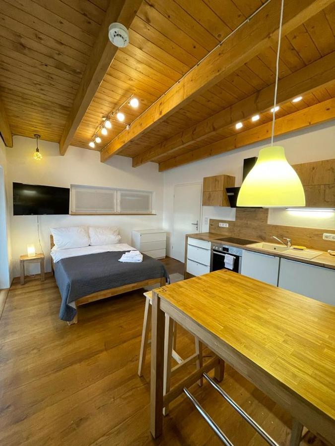 Ferienwohnung Im Stadtzentrum Von Bernau - Komfortable Wohnung Mit 2 Zimmern, Bad, Spuelmaschine, Waschmaschine, Komplette Kueche, Wlan, Terrasse, Ruhige Lage Bernau bei Berlin Luaran gambar