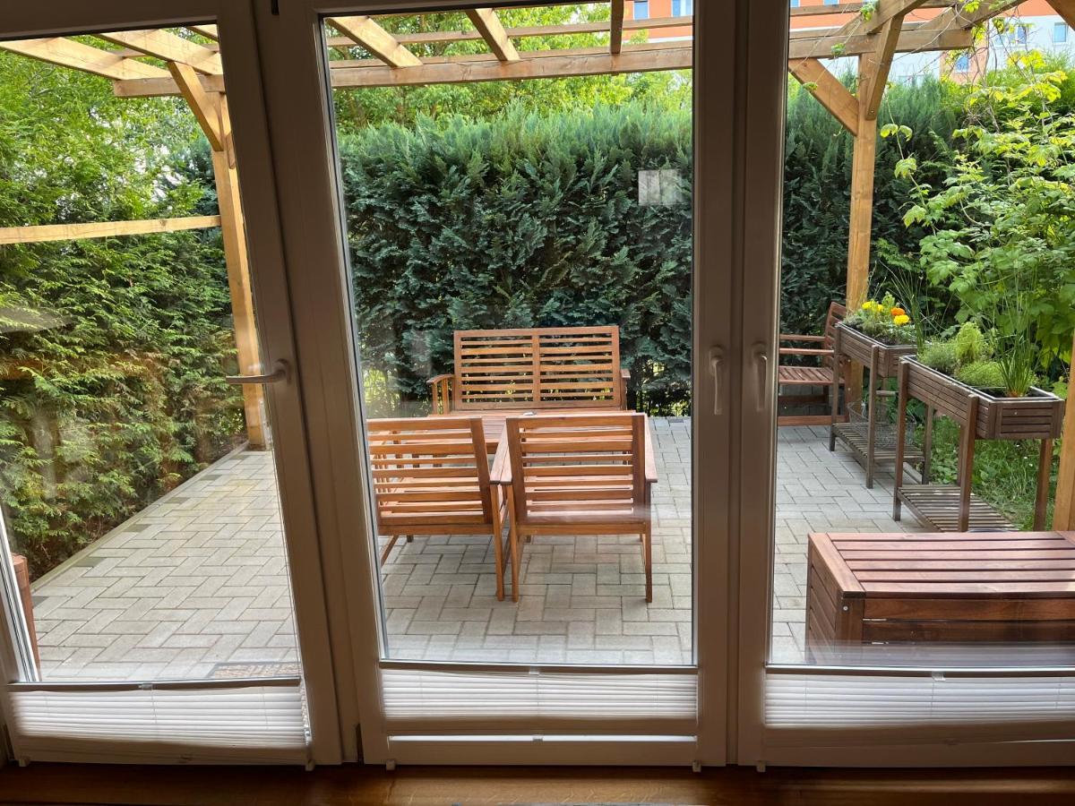 Ferienwohnung Im Stadtzentrum Von Bernau - Komfortable Wohnung Mit 2 Zimmern, Bad, Spuelmaschine, Waschmaschine, Komplette Kueche, Wlan, Terrasse, Ruhige Lage Bernau bei Berlin Luaran gambar