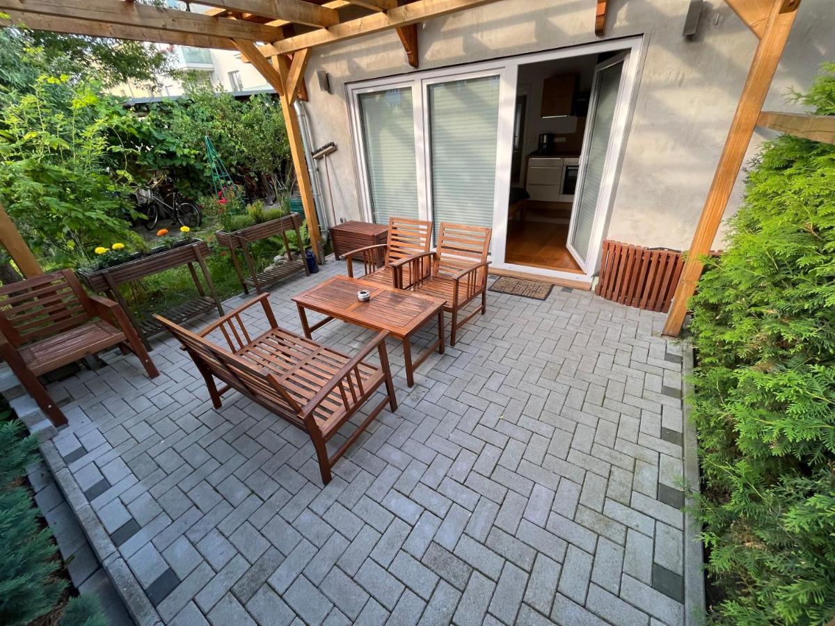 Ferienwohnung Im Stadtzentrum Von Bernau - Komfortable Wohnung Mit 2 Zimmern, Bad, Spuelmaschine, Waschmaschine, Komplette Kueche, Wlan, Terrasse, Ruhige Lage Bernau bei Berlin Luaran gambar